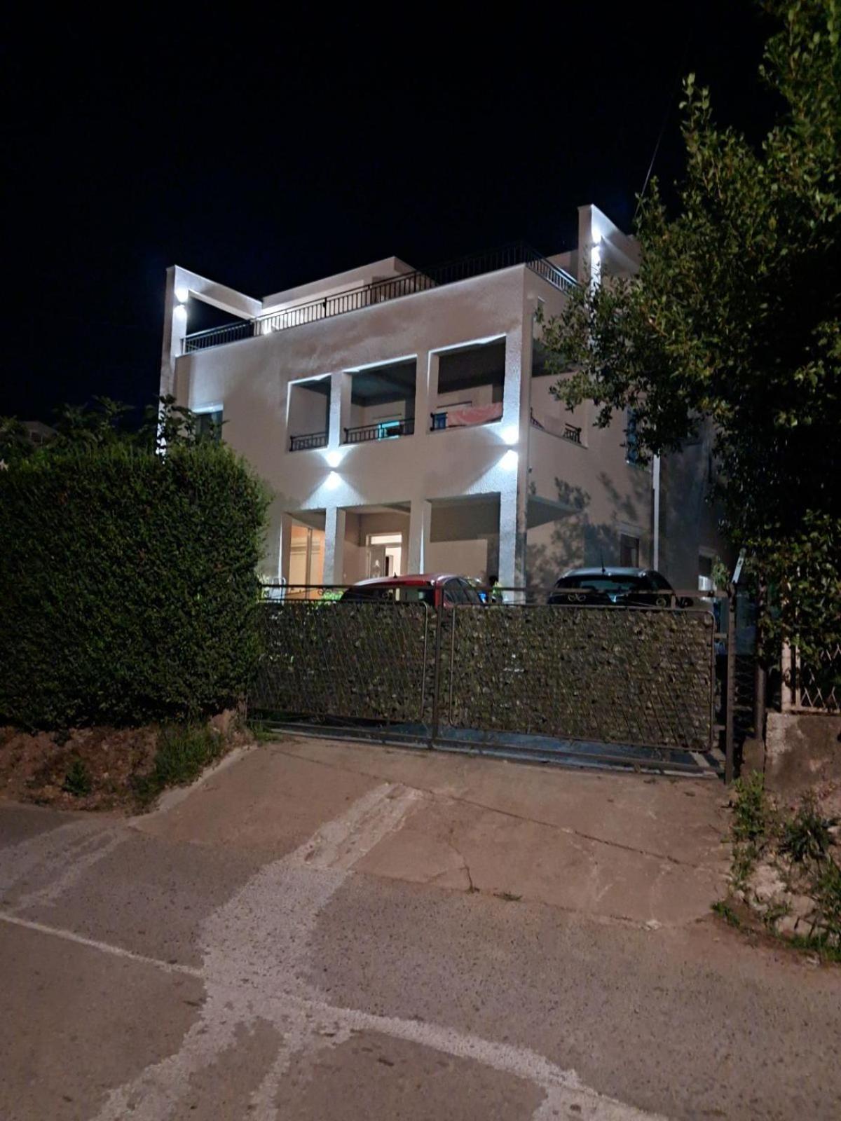 Bonaca - Bar Apartment Luaran gambar