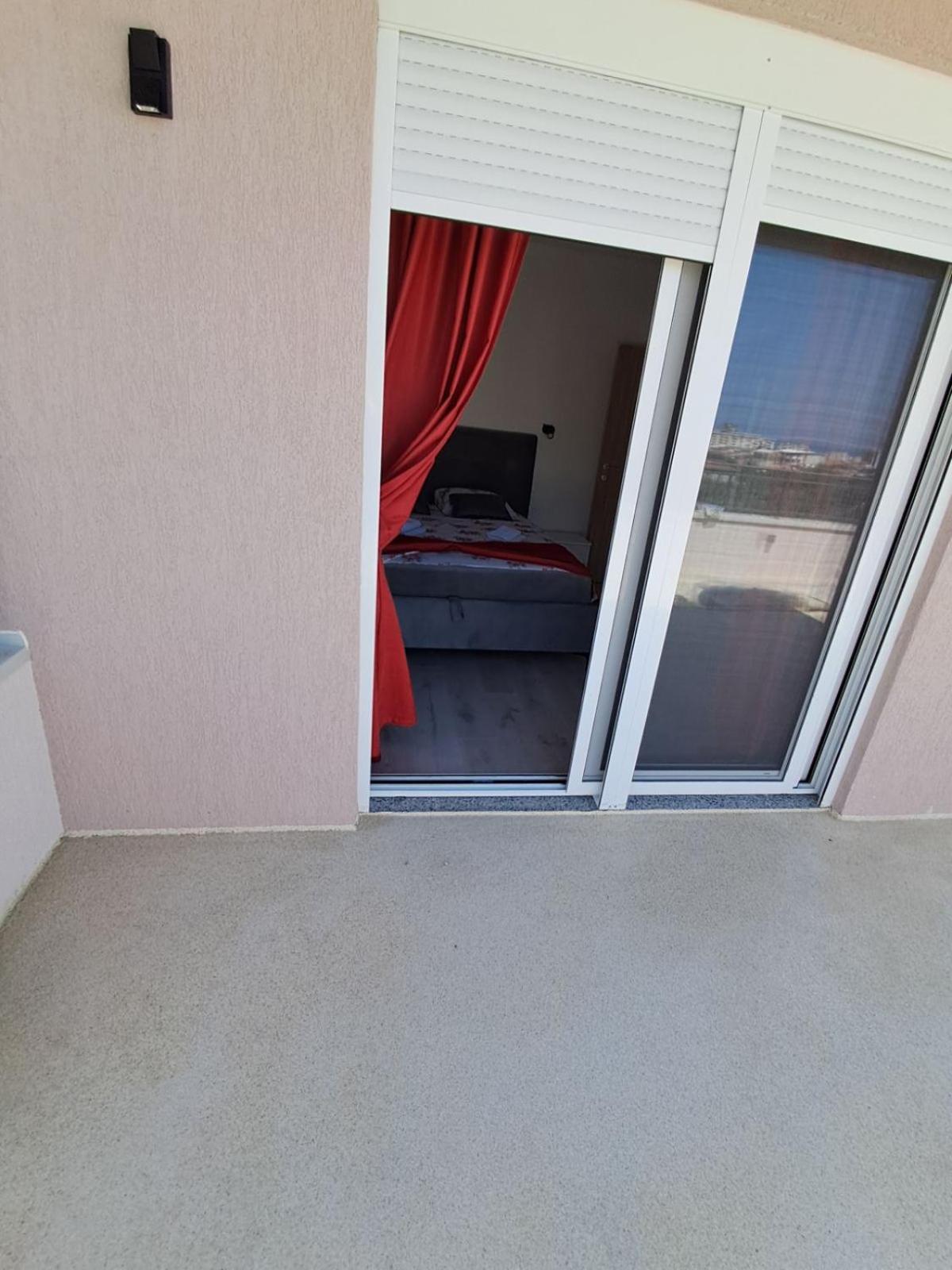 Bonaca - Bar Apartment Luaran gambar